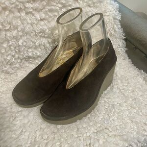 Fly London Wedge brown suede